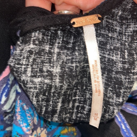 Free People Summer in Tulum Tunic Medium black floral ruffled linen BOHO top - Picture 4 of 9